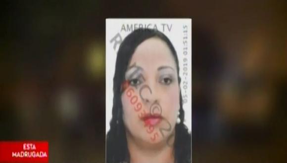 Gladys Allasi de la Cruz salía a su centro de trabajo cuando fue embestida por el auto. (Captura: América Noticias)