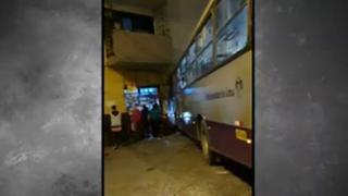 Corredor Morado: bus provocó múltiple choque y tumbó pared al empotrarse en panadería