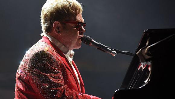 Elton John, de 75 años, fue fotografiado en una silla de ruedas antes de su actuación prevista para el Jubileo. (Foto: Getty Images)