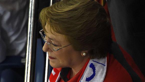 Michelle Bachelet dice que la medida no soluciona el problema de fondo pero es un avance. (AFP)