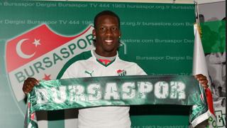 Luis Advíncula fichó por el Bursaspor de Turquía [Fotos]