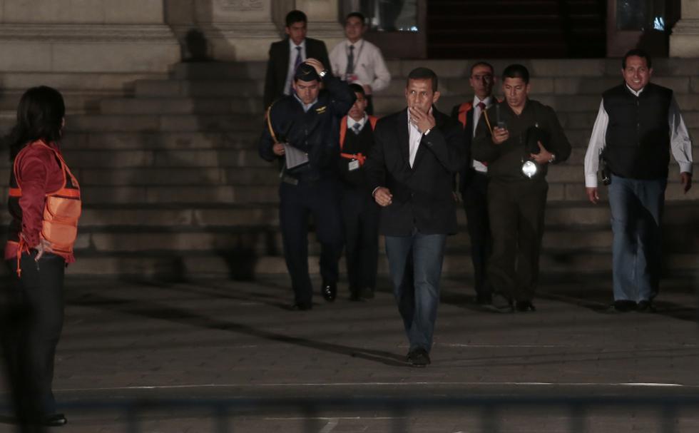 El presidente Ollanta Humala participó en el simulacro nocturno de sismo y tsunami. (Martín Pauca)
