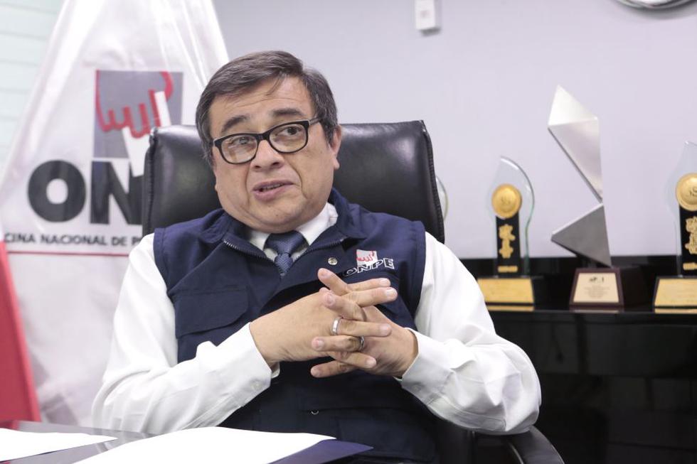El jefe de la ONPE, Adolfo Castillo, está en el ojo de la tormenta por presuntas irregularidades. (USI)