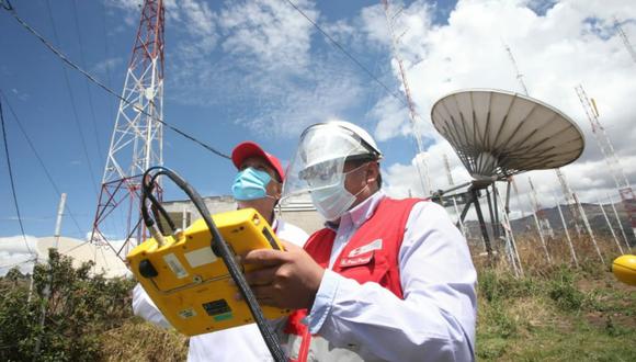 Según el MTC, las mediciones de los niveles de radiaciones no ionizantes (RNI) de las antenas de servicios públicos de radiodifusión, telefonía móvil e Internet no superan el 1% de los niveles referenciales establecidos para los estándares de cuidado de calidad ambiental.