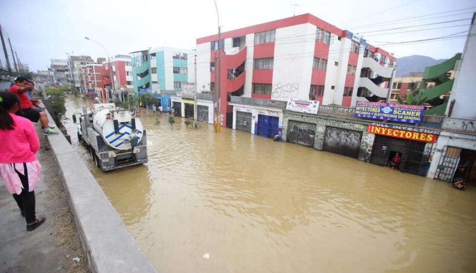 Inundación preocupa a los vecinos. (Foto: Giancarlo Ávila)