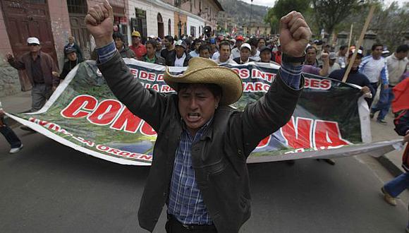 Manifestantes antimineros volvieron a realizar marchas por las calles de Cajamarca. (Rafael Cornejo)