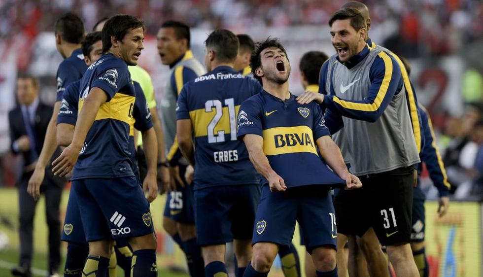 Boca Juniors venció 1-0 a River Plate en el 'superclásico' y es líder del fútbol argentino. (AP)