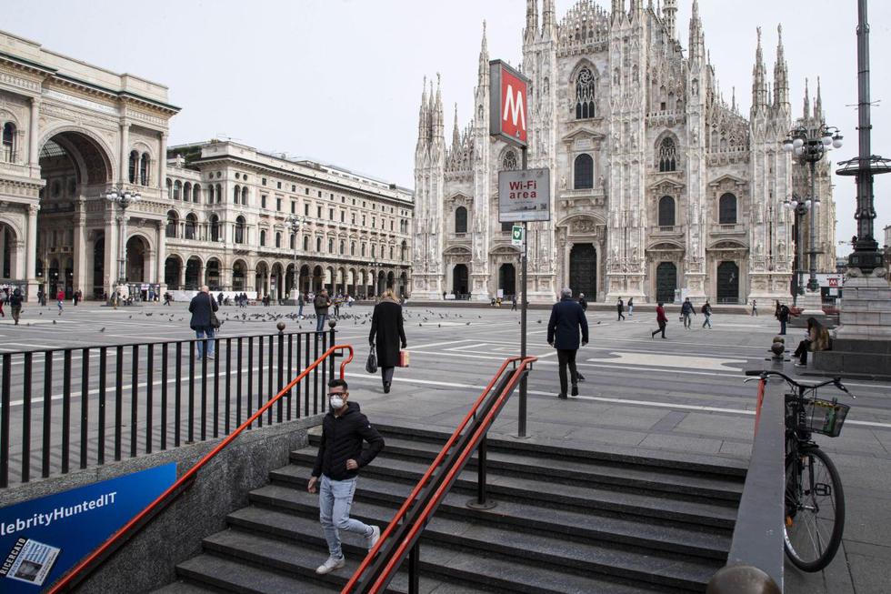 Una vista general de la casi vacía Piazza del Duomo ('Plaza de la Catedral') en Milán, Italia. (Foto: EFE)
