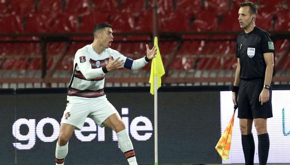 Cristiano Ronaldo anotó un gol en el Portugal vs. Serbia pero el árbitro no lo validó. (Foto: EFE)