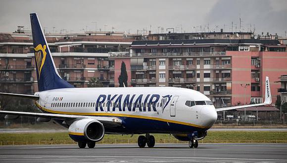 Ryanair reportó que su beneficio cayó el 21% en el primer trimestre de su ejercicio fiscal, hasta los 243 millones de euros. (Foto: AFP)<br>