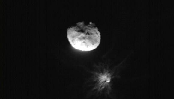 La nave espacial DART de la NASA chocó contra el asteroide Dimorphos, en una prueba histórica de la capacidad de la humanidad para evitar que un objeto cósmico destruya la vida en la Tierra. (Foto: ASI/NASA / AFP)