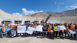Trabajadores mineros de Moquegua realizan plantón en el Minem