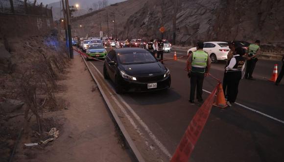 Policía identificó a sujeto sospechoso de matar a dos hombres en el interior de un automóvil. (Foto: Hugo Pérez /@photo.gec)