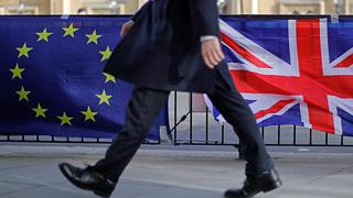 Theresa May pide "tiempo" para obtener un acuerdo sobre el Brexit modificado