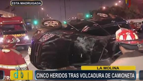 Vehículo terminó destrozado. (Captura Buenos Días Perú)