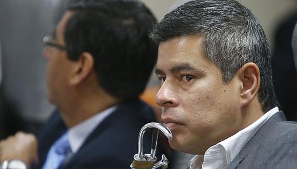 Gratificaciones: Luis Galarreta alerta que oficialismo intentaría retrasar promulgación de la norma. (Perú21)