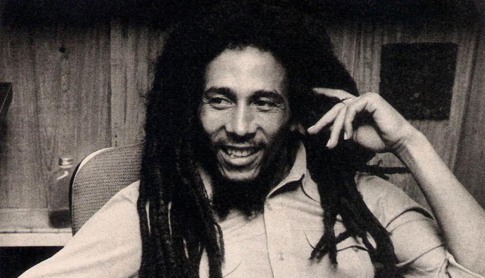 Bob Marley, el músico más influyente del reggae, nació un día como hoy hace 69 años en Rhoden Hall, St. Ann, en Jamaica. Su verdadero nombre fue Robert Nesta Marley y sus padres fueron Cedella Malcolm y el capitán Norval Sinclair Marley. (Internet)