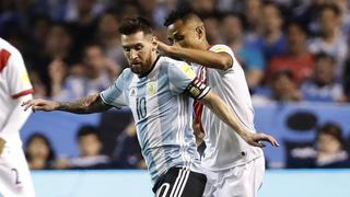 Yotún despierta elogios en Europa por "desesperar" a Messi
