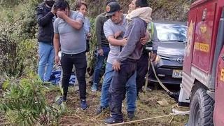 Cusco: dos fallecidos y 19 heridos tras caída de minibús a abismo de 300 metros