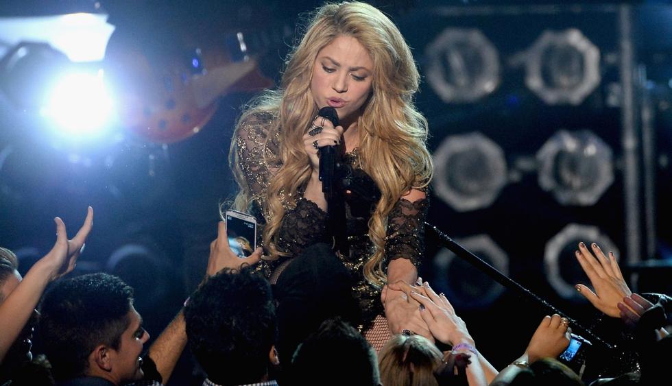 Shakira se convierte en diseñadora y luce traje de baño que ella misma hizo. (Foto: AFP)