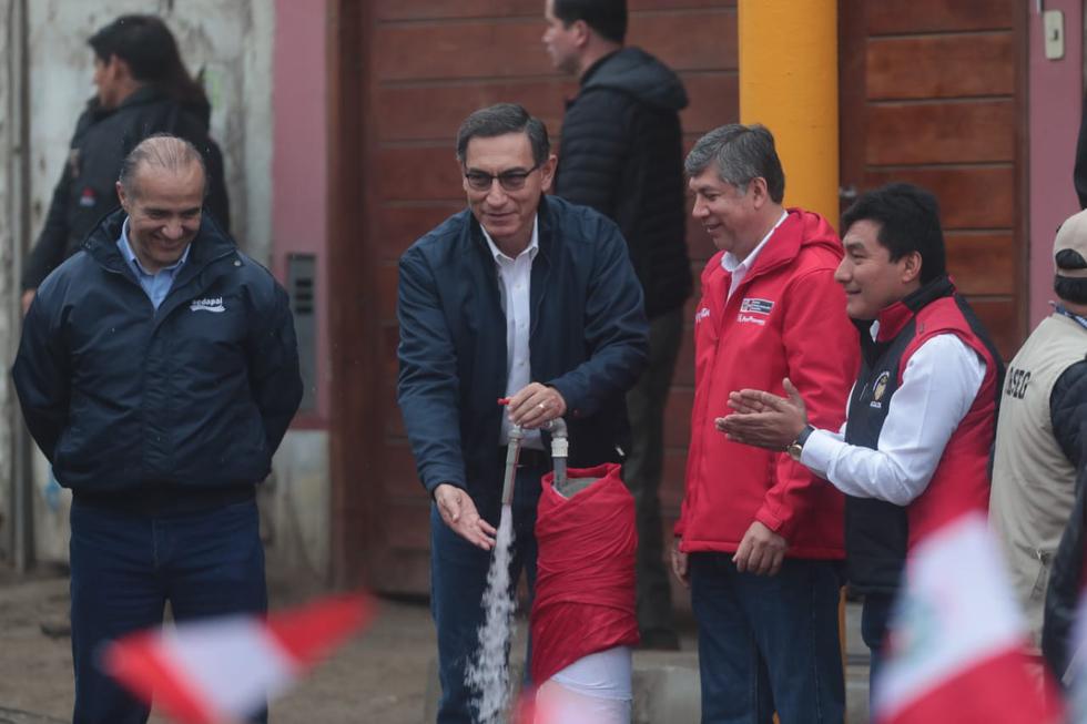 El presidente Martín Vizcarra, entregó la obra. El mandatario&nbsp; estuvo acompañado por el ministro de Vivienda y Construcción, Miguel Estrada. (Fotos: Hugo Pérez)
