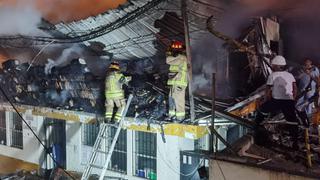 Bomberos controlan incendio que consumió área COVID-19 del hospital de Chancay 
