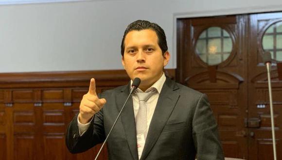 El legislador José Luna Morales precisó que en los próximos días solucionará el problema de sus trabajadores que no recibieron aportes a sus fondos. (Foto: Congreso)