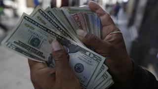 Dólar sube a S/ 4.041 en medio de preocupaciones por nuevos casos de Ómicron en el país