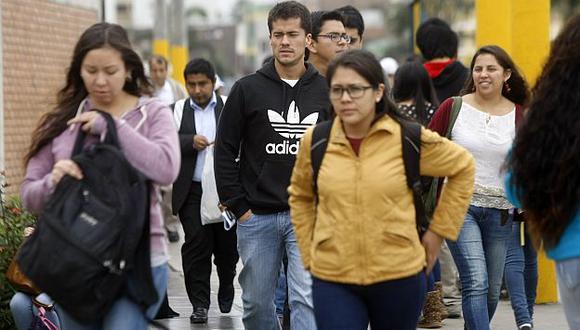 Congresista Mora explicó varios puntos sobre la ley universitaria que preocupan a alumnos y maestros. (David Vexelman/Perú21)