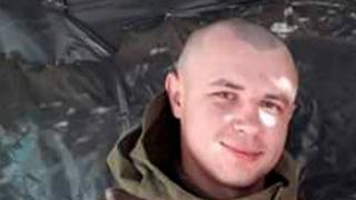 Joven soldado ucraniano es considerado héroe tras inmolarse para evitar el avance ruso