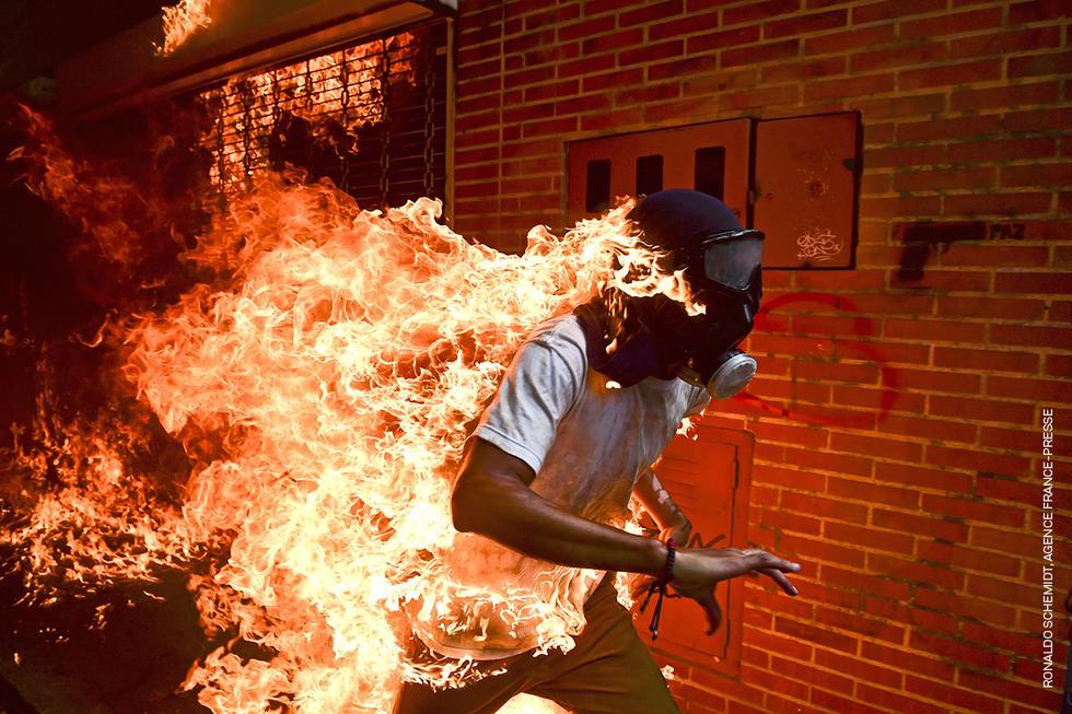 'Venezuela Crisis' por el fotógrafo venezolano Ronaldo Schemidt de AFP.