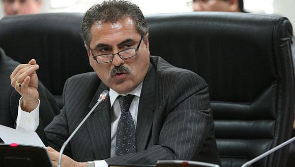 Julio Gagó pidió que parlamentarios andinos terminen su mandato. (Luis Gonzales)