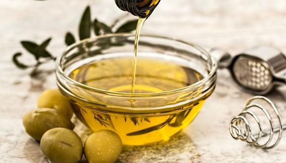 El aceite de oliva de calidad extra virgen, se caracteriza por tener cierto amargor y un picor agradable en el paladar. (Foto: Pixabay)