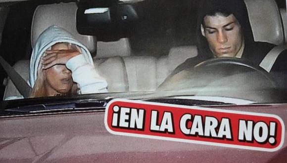 Patricio Parodi y Julieta Rodríguez se cubre el rostro para no ser captados. (Revista Magaly TeVe)