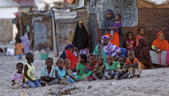 ONU alerta de muerte de unos 185 mil niños en Somalia por desnutrición (AP).
