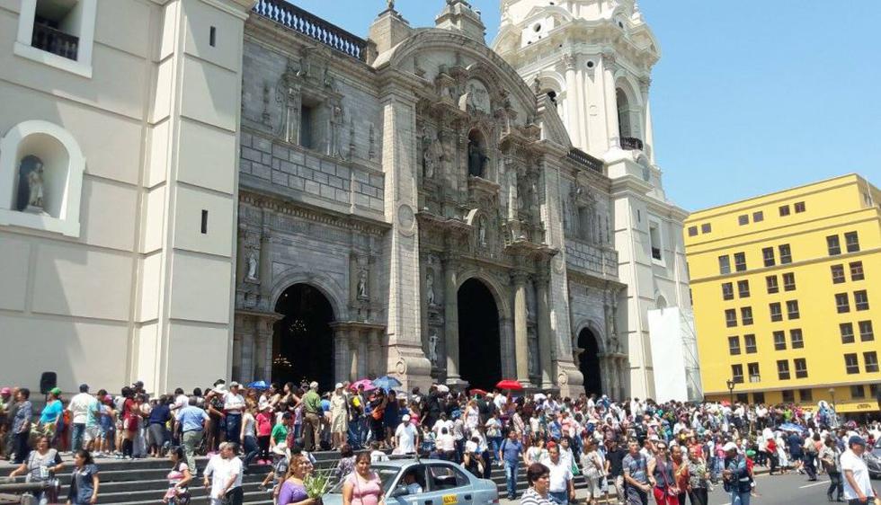 Catedral de Lima. Jirón Carabaya. (Liz Saldaña)