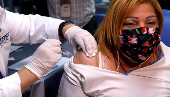 Vacuna contra COVID-19 será gratis para todos los peruanos, según ley promulgada este viernes. Foto: EFE/Thais Llorca | Referencial