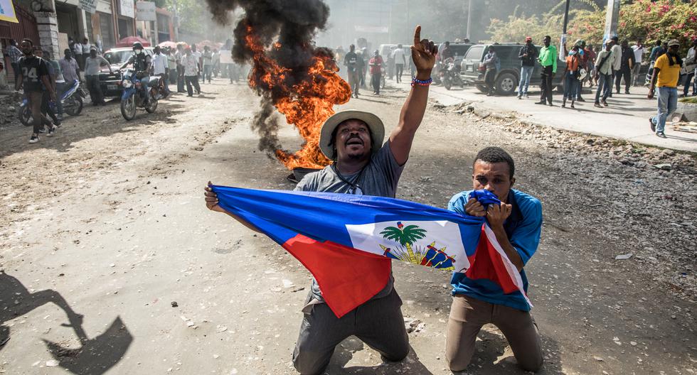 Imagen referencial. Haitianos protestan en Puerto Príncipe. (Foto: Valerie Baeriswyl / AFP)