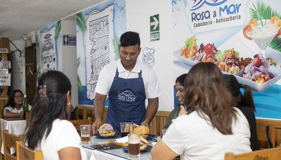Restaurantes podrán funcionar por ahora solo con el servicio delivery. (José Rojas/GEC)
