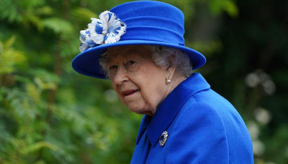A la reina Isabel II del Reino Unido le quita el sueño que su nieto, Guillermo de Cambridge, pilotee helicópteros. (Foto: AFP)