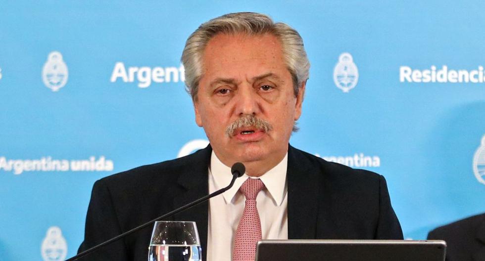 Alberto Fernández anunciando la extensión del bloqueo "preventivo y obligatorio" hasta el 24 de mayo, en medio de la nueva pandemia de coronavirus. (AFP/ESTEBAN COLLAZO).