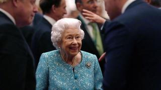 El motivo por el que la reina Isabel II deberá ir acompañada a todos los eventos