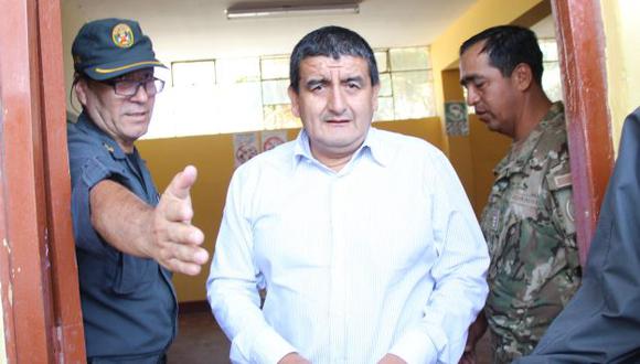 Comprarán kit electoral para revocar a gobernador regional Humberto Acuña. (Perú21)