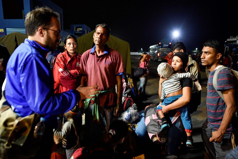 ¿Qué pasó con los venezolanos que llegaron tarde y no pudieron entrar a Perú? (AFP)