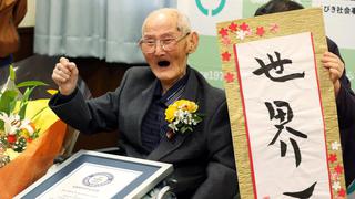 Japonés de 112 años es coronado como el hombre más longevo del mundo [VIDEO]