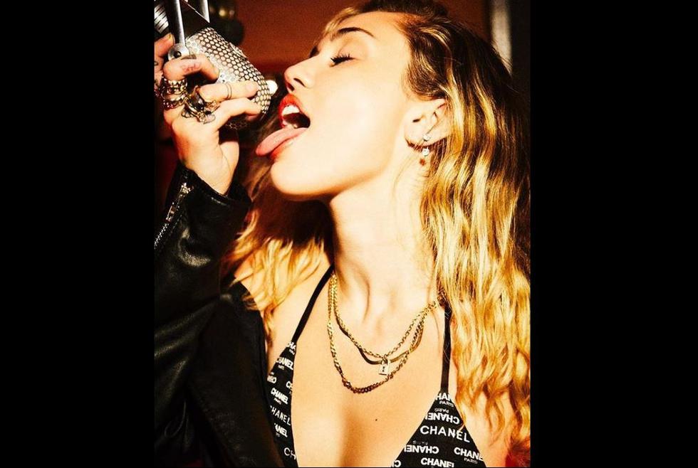 Miley Cyrus desafía la censura en Instagram con atrevido topless. (Instagram/@mileycyrus)