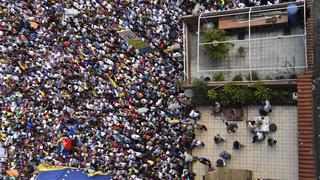 Así fue la marcha contra el bloqueo de la ayuda humanitaria en Venezuela [FOTOS Y VIDEO]