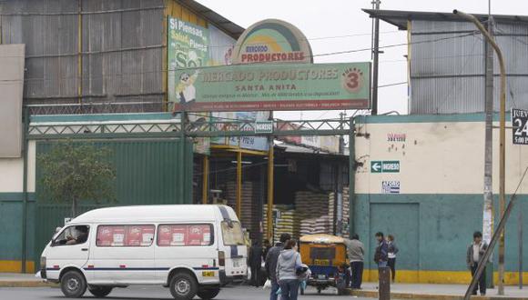 Delincuentes se llevaron más de S/ 100 mil en asalto en Mercado de Productores de Santa Anita. (Perú21)