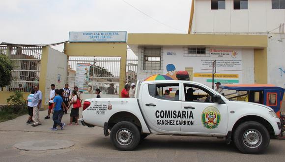 La menor fue encontrada en los servicios higiénicos del hospital Santa Isabel de El Porvenir, en Trujillo. (Alan Benites)