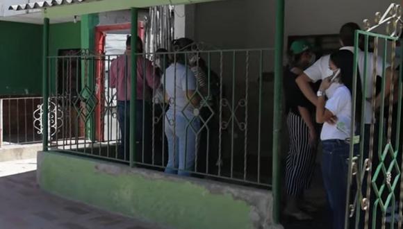 25 personas lo dejaron todo para confinarse en una casa a la espera del fin del mundo, en Colombia. (Foto: captura YouTube El Heraldo)